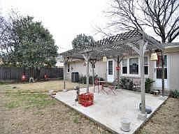 5th image of 4041 Lomita Ln