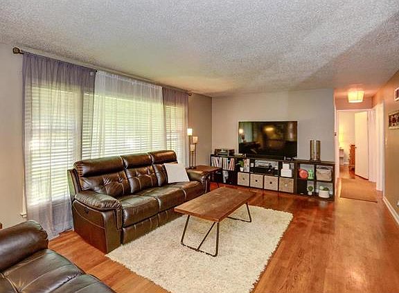 4th image of 6000 Oxford Ave