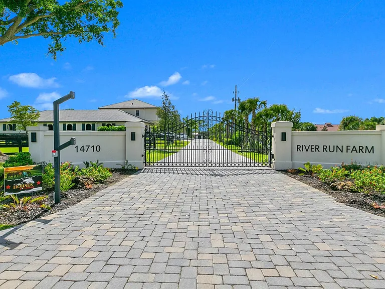 14710 Palm Beach Point Blvd — Photo 8