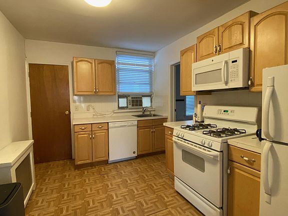 4th image of 309 Halstead Ave #2