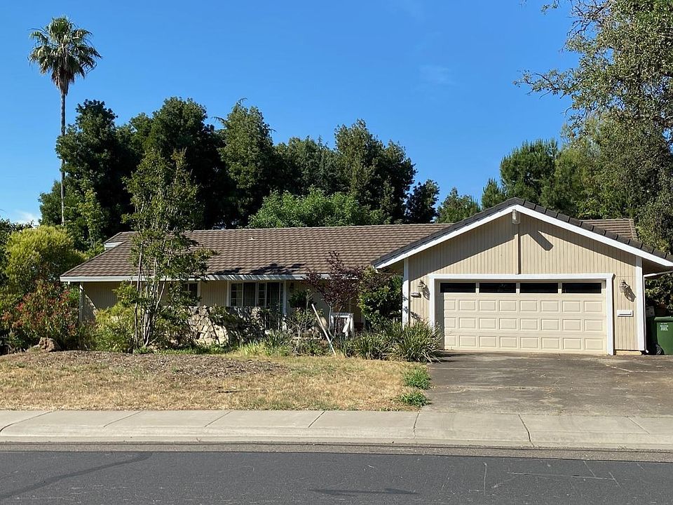 2nd image of 14756 Guadalupe Dr