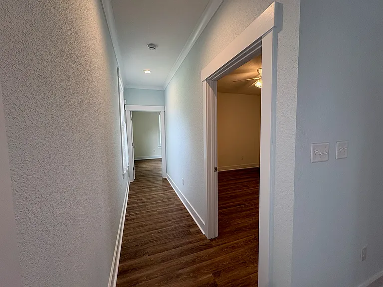 hallway to bedrooms