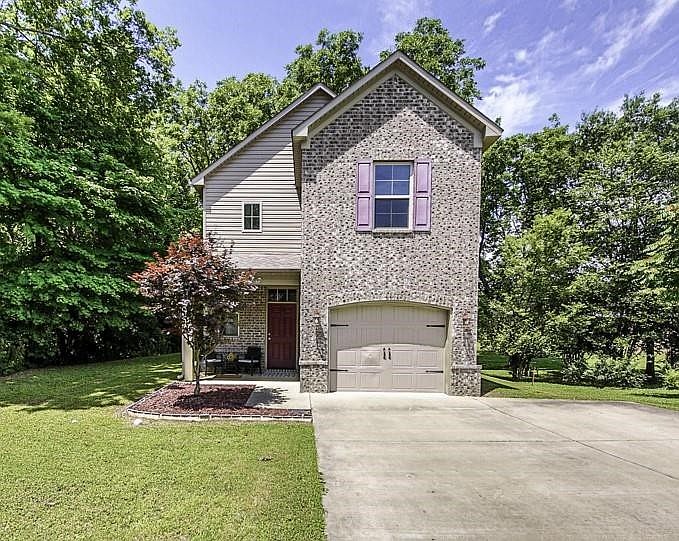 1st image of 67 Maple Hill Dr
