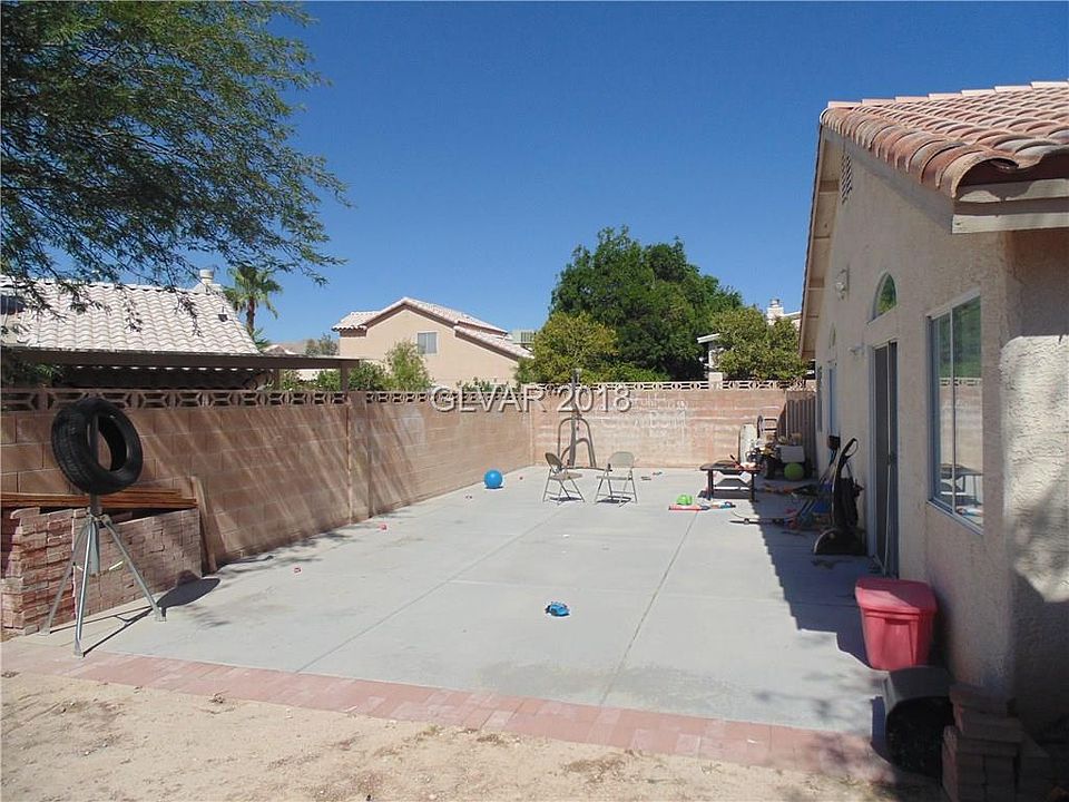 1st image of 6574 Clover Wood Ln