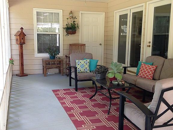 covered back porch off den