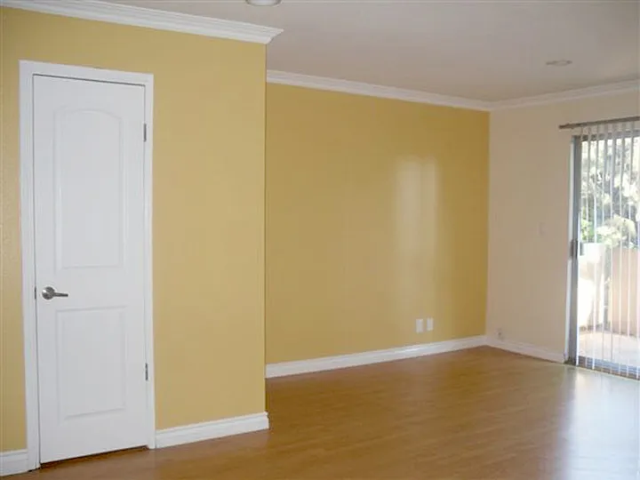 6925 Baird Ave #5 — Photo 7