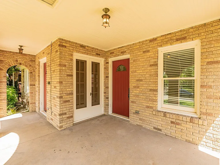 2311 Warner Rd — Photo 3