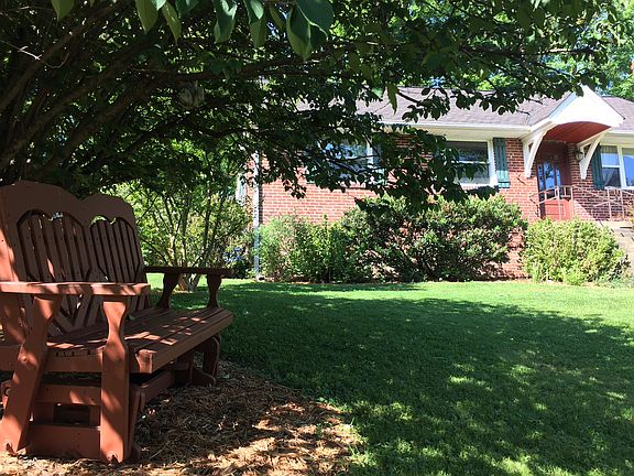 2nd image of 7303 Woodley Pl