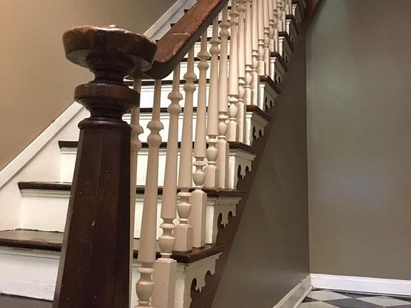 2nd image of 1847 Walker St #1