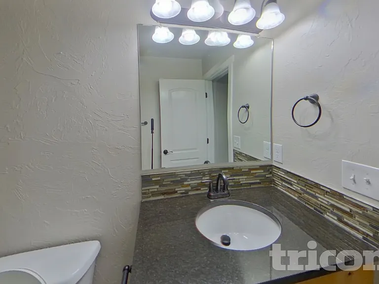 6145 W 8th St — Photo 14