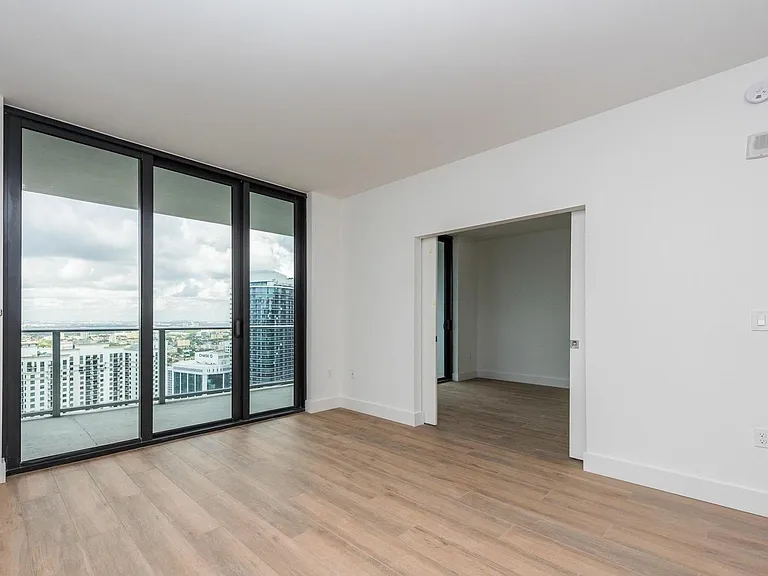 1010 Brickell Ave — Photo 10