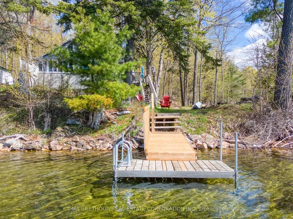 109 Grandpas Ln, Tay Valley, ON K7H 0E2