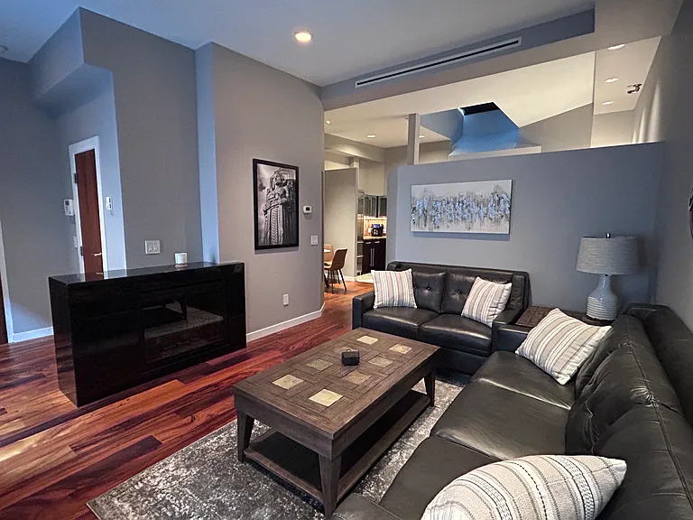 408 W Saint Clair Ave #425 — Photo 8
