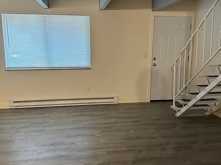 2425 SW Leonard St #3 — Photo 3