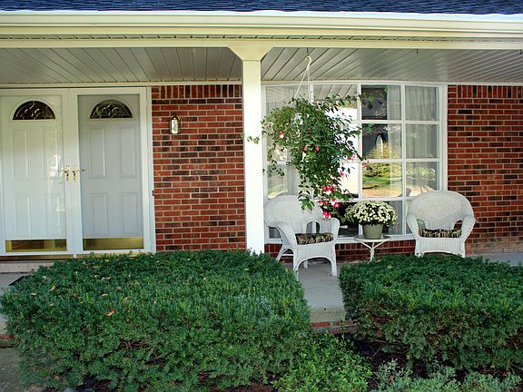 2nd image of 46501 Bartlett Dr