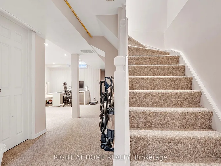 27 Melborne Ct — Photo 21