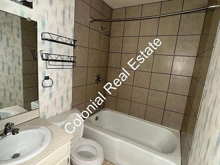 1281 Colonial Pkwy — Photo 15