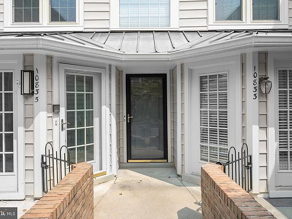 3rd image of 10833 Luxberry Dr #26