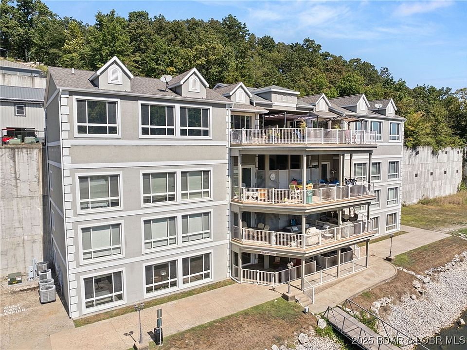 2nd image of 256 Riviera Ln #4A