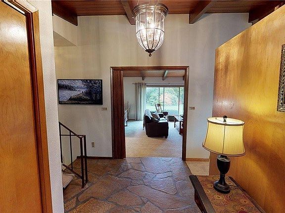 4th image of 110 Claremont Pl