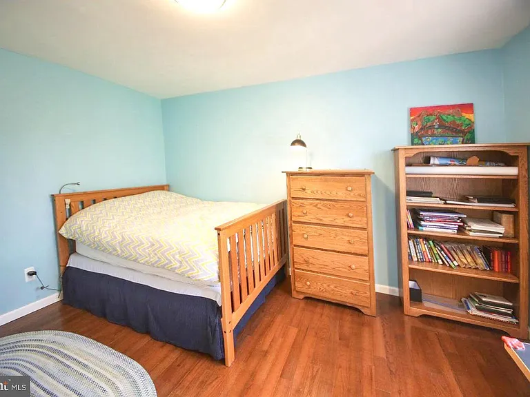 1120 Cymry Dr — Photo 15