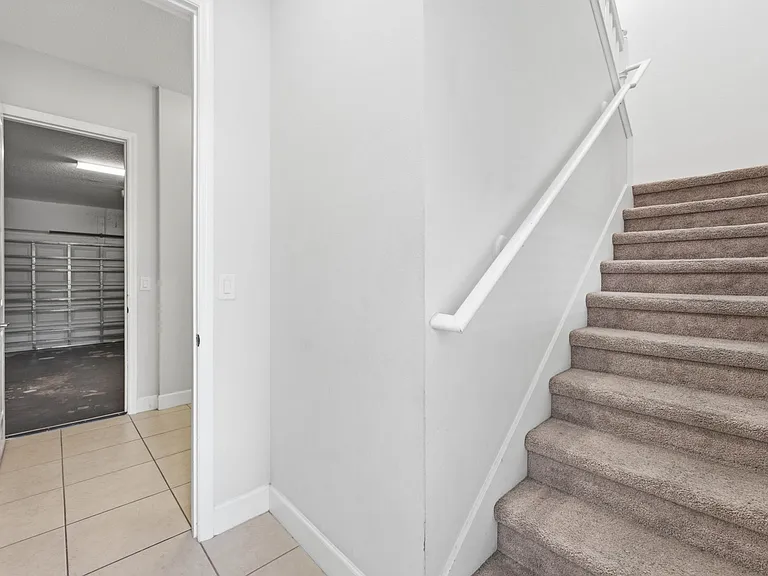 9025 Laureate Blvd — Photo 9