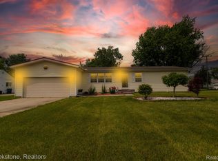 2967 Dashwood Dr, Troy, MI 48083