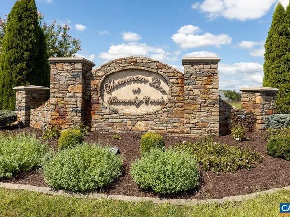 11 Jaspers Ln, Stuarts Draft, VA 24477