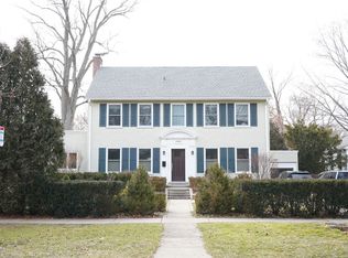 2400 Lincolnwood Dr, Evanston, IL 60201
