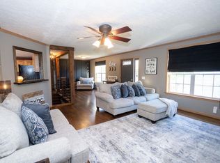 336 7th St, Mineral Point, WI 53565