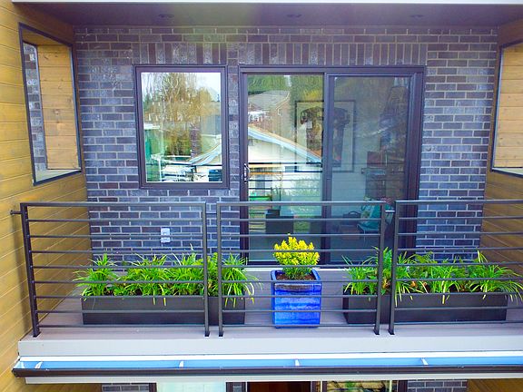 Guest Bed deck