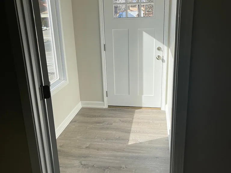 313 N Wolf Rd — Photo 10