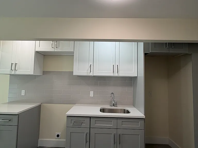 2512 Bronx Park E #G — Photo 4