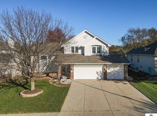 16264 Taylor St, Omaha, NE 68116