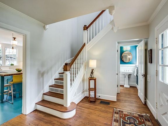 4th image of 1321 W Canterbury Ct