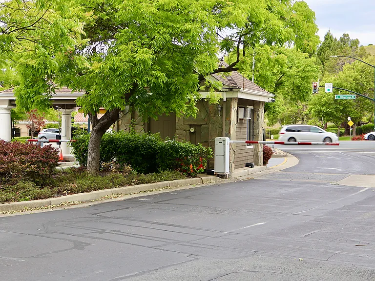 288 S Overlook Dr — Photo 17
