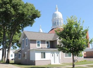 578 E 5th St, Winona, MN 55987