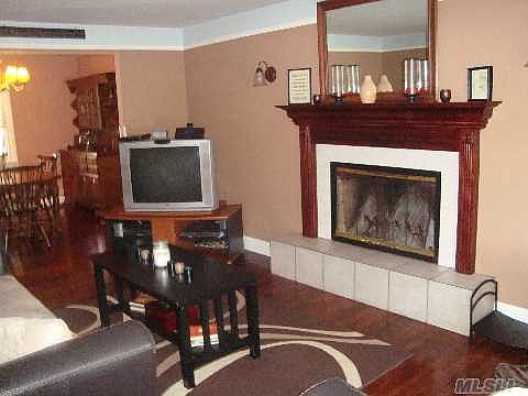 4th image of 133 Phyllis Dr
