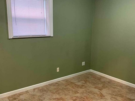 4th image of 32-50 42nd St