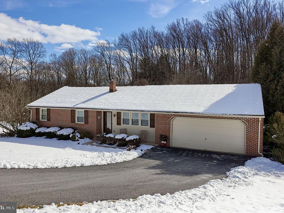 1st image of 17 Sweetwater Dr