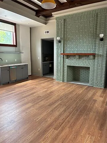 Building Photo - 814 Howard Ave #103