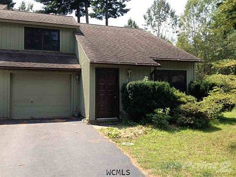 2nd image of 19 Elizabeth Ln