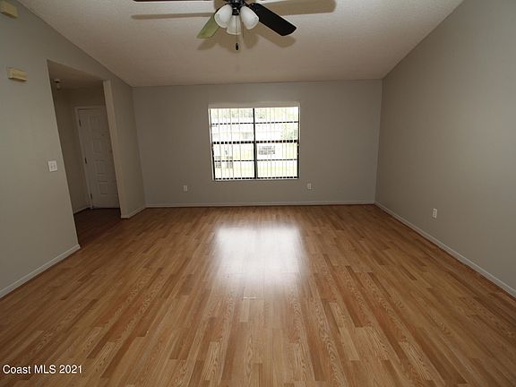 3rd image of 934 Colonial Ave SE