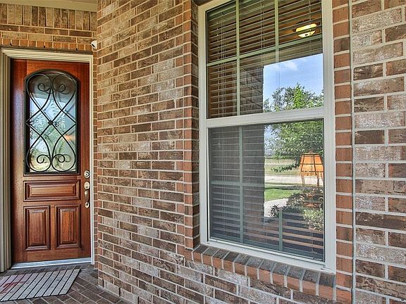 Attractive front door.