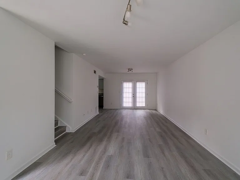 Golden Gate Townhomes — Photo 106