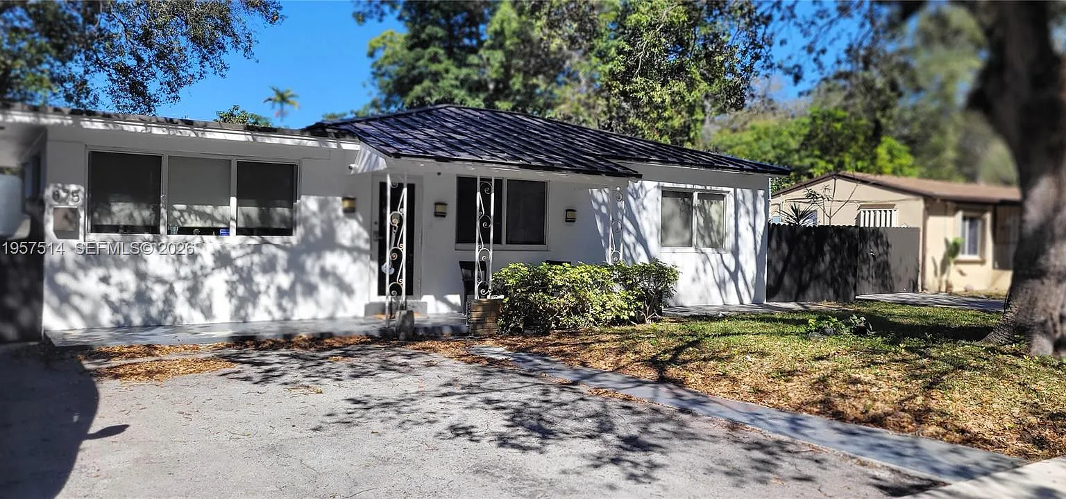 3 bed, 1200 sqft, $4,500 — Photo 1