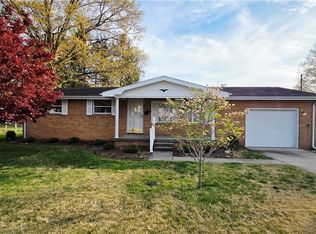 162 Orange Dr, Williamstown, WV 26187