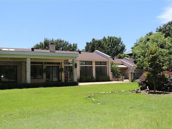 4th image of 52 Pinehurst St