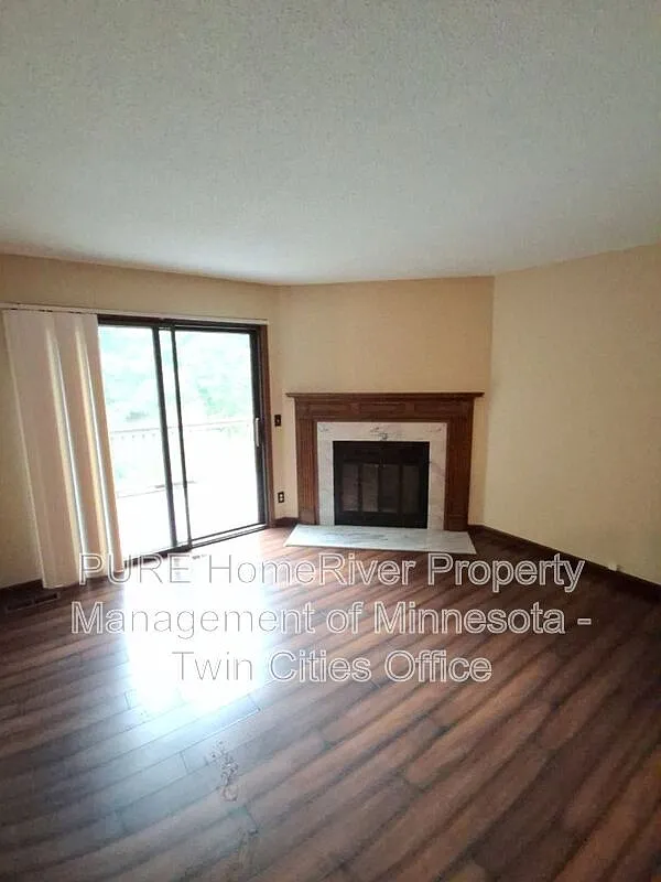 2 bed, 2.0 bath, 1067 sqft, $2,049 — Photo 1