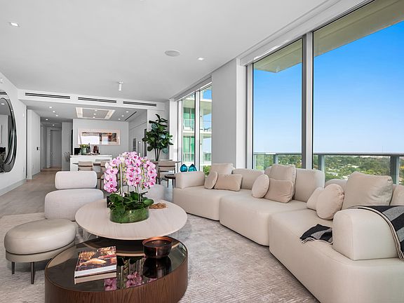 3rd image of 4714 N Flagler Drive #801